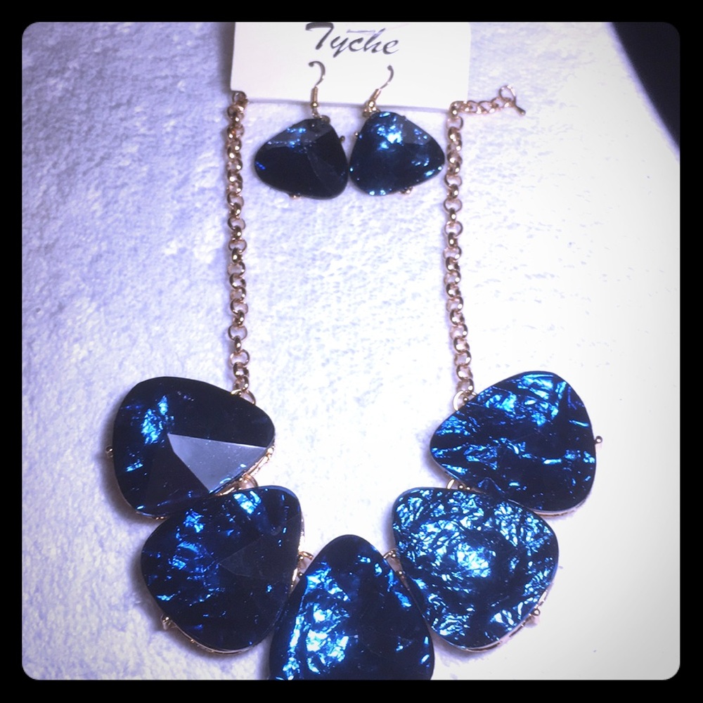 Navy stone necklace